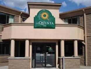 La Quinta By Wyndham Buffalo Airport Hotel 3*