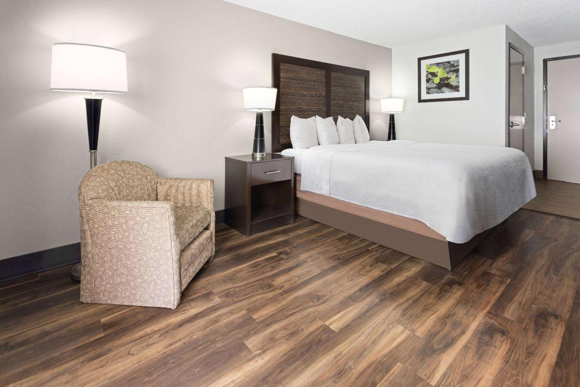 Hotel La Quinta By Wyndham Buffalo Airport Williamsville