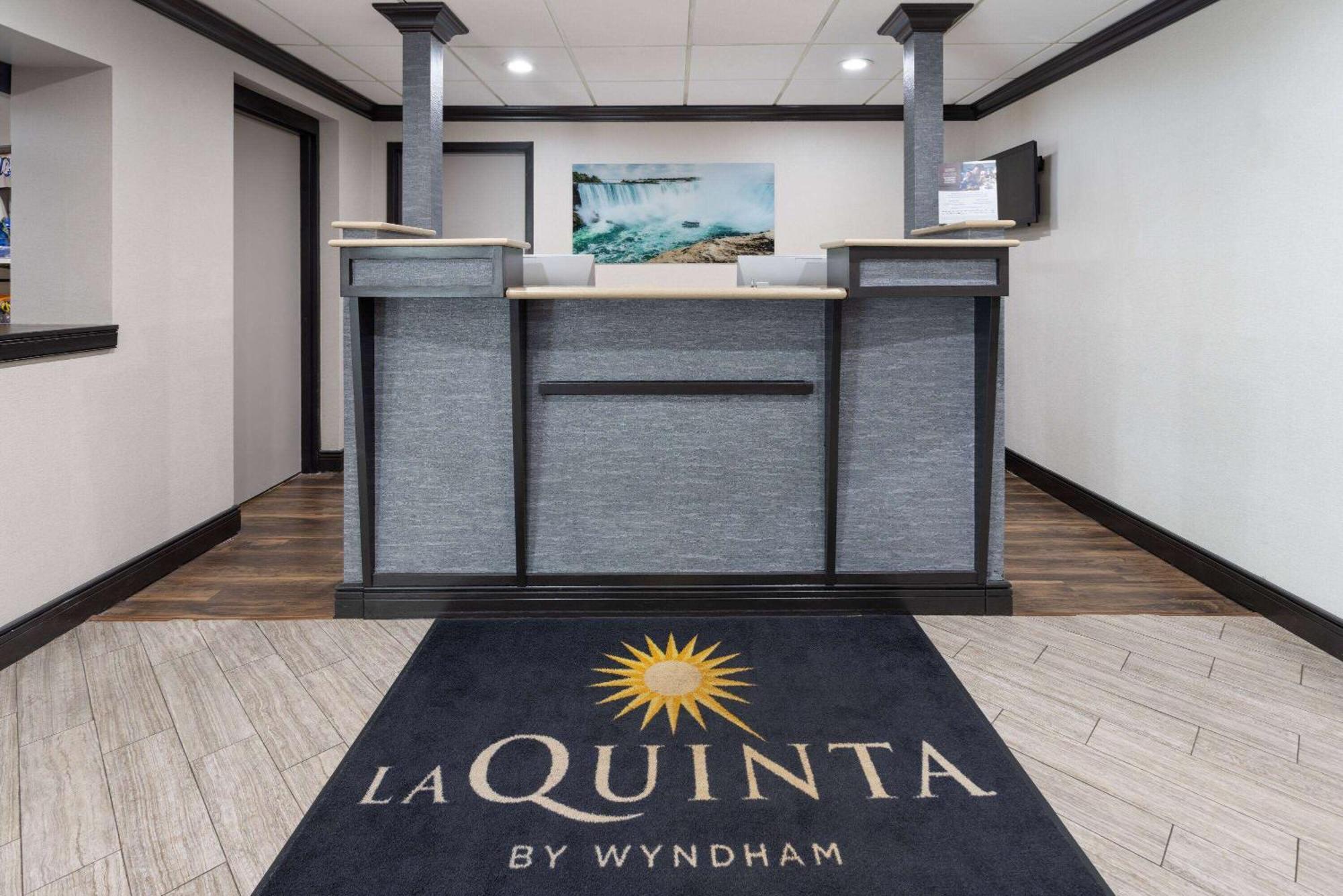 La Quinta By Wyndham Buffalo Airport 3*