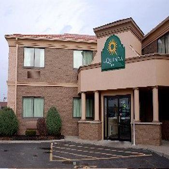 La Quinta By Wyndham Buffalo Airport Hotel 3*