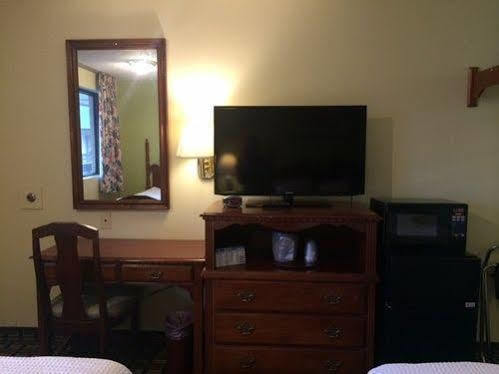 La Quinta By Wyndham Buffalo Airport Hotel