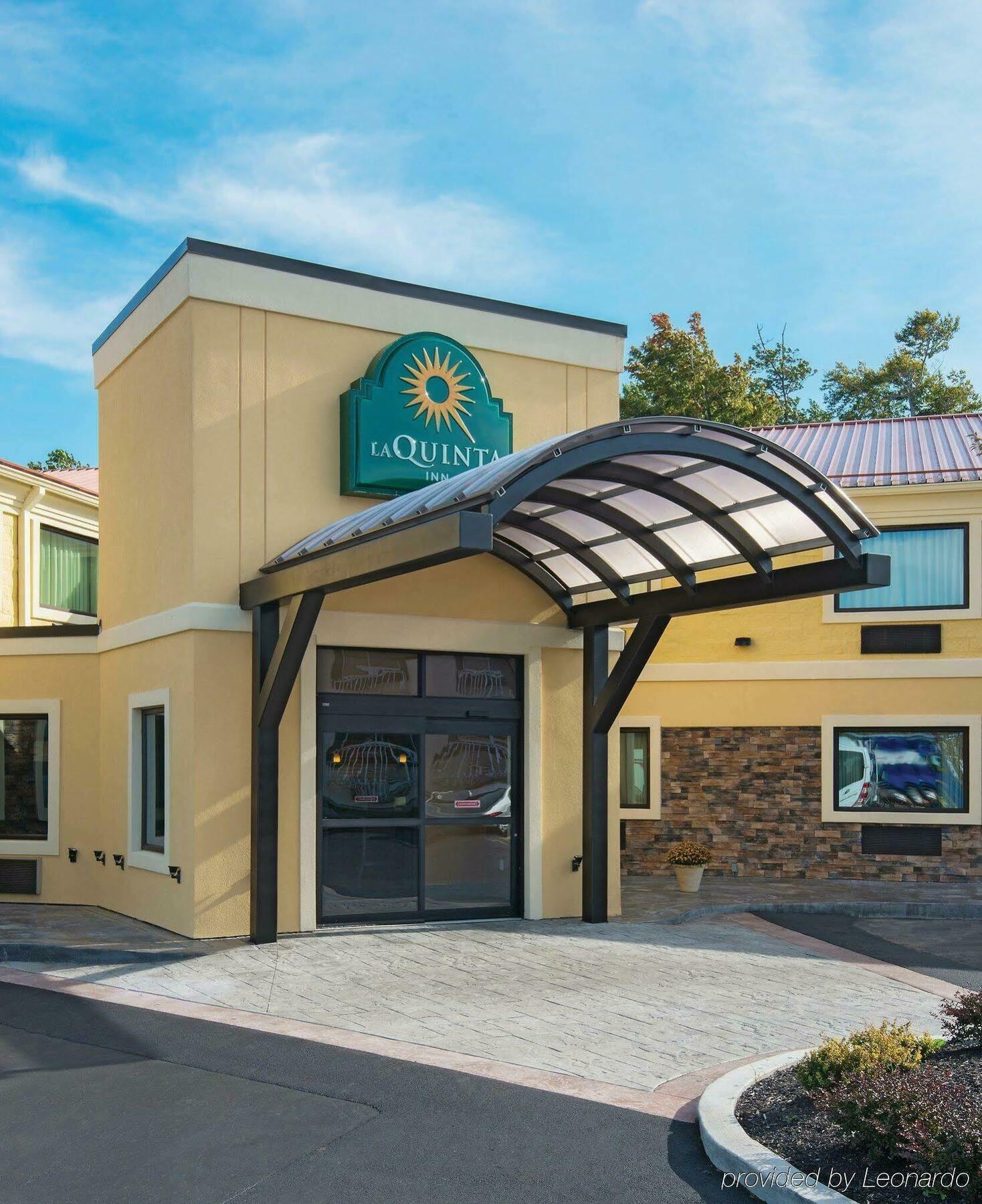 La Quinta By Wyndham Buffalo Airport Hotel